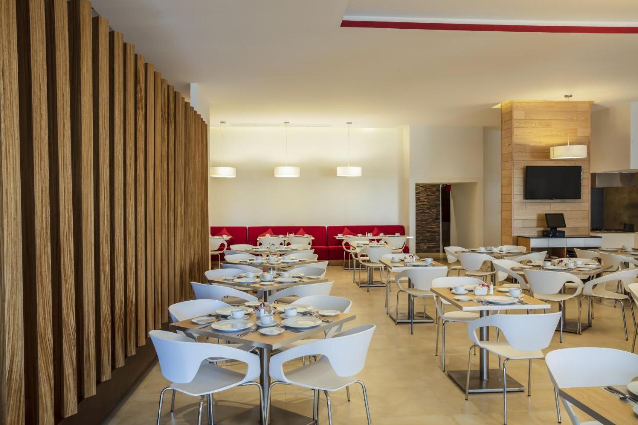 Fiesta Inn Celaya Galerias Exterior photo