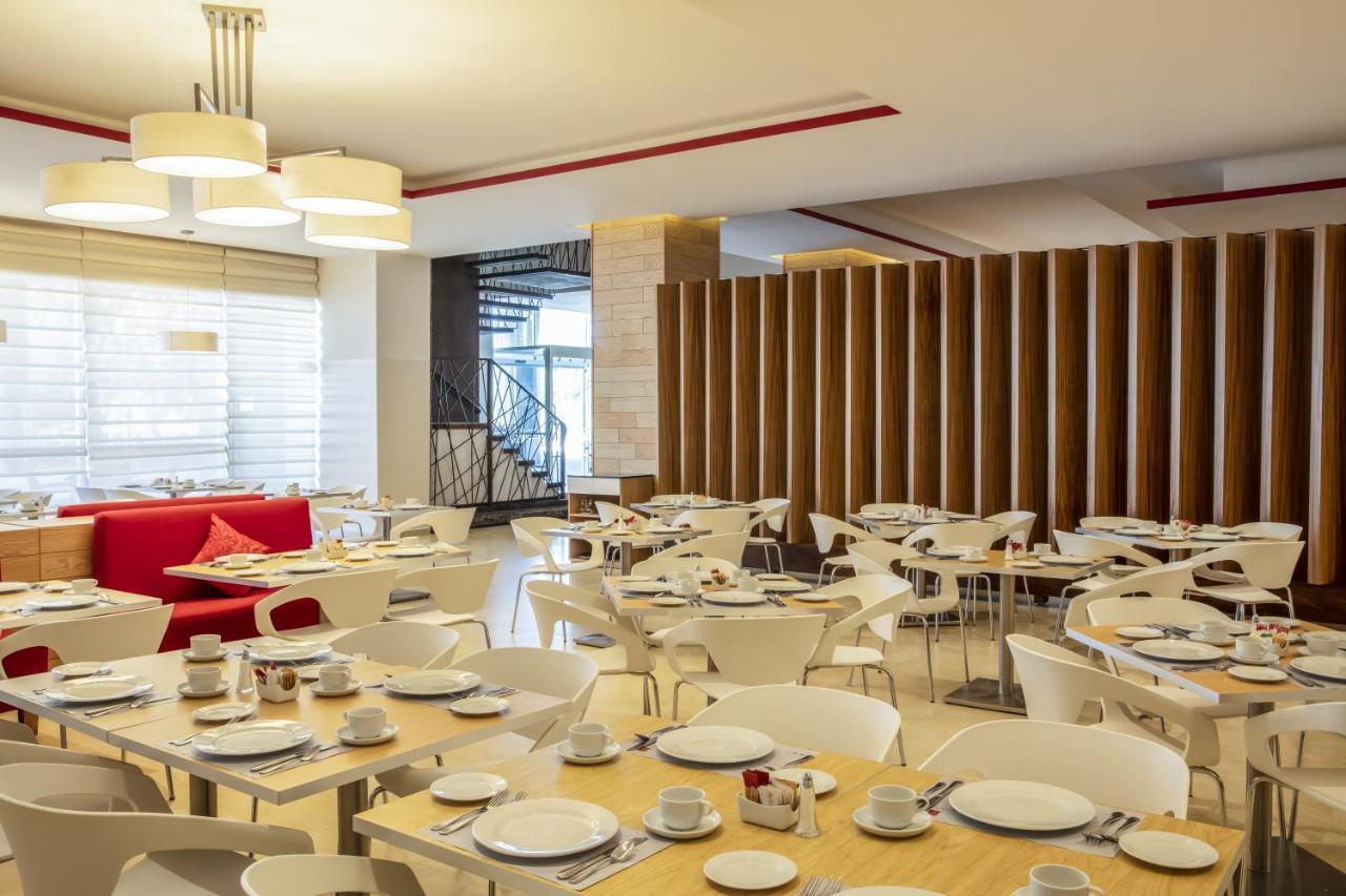 Fiesta Inn Celaya Galerias Exterior photo